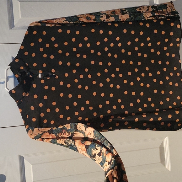 ZARA Blouse - Picture 2 of 4